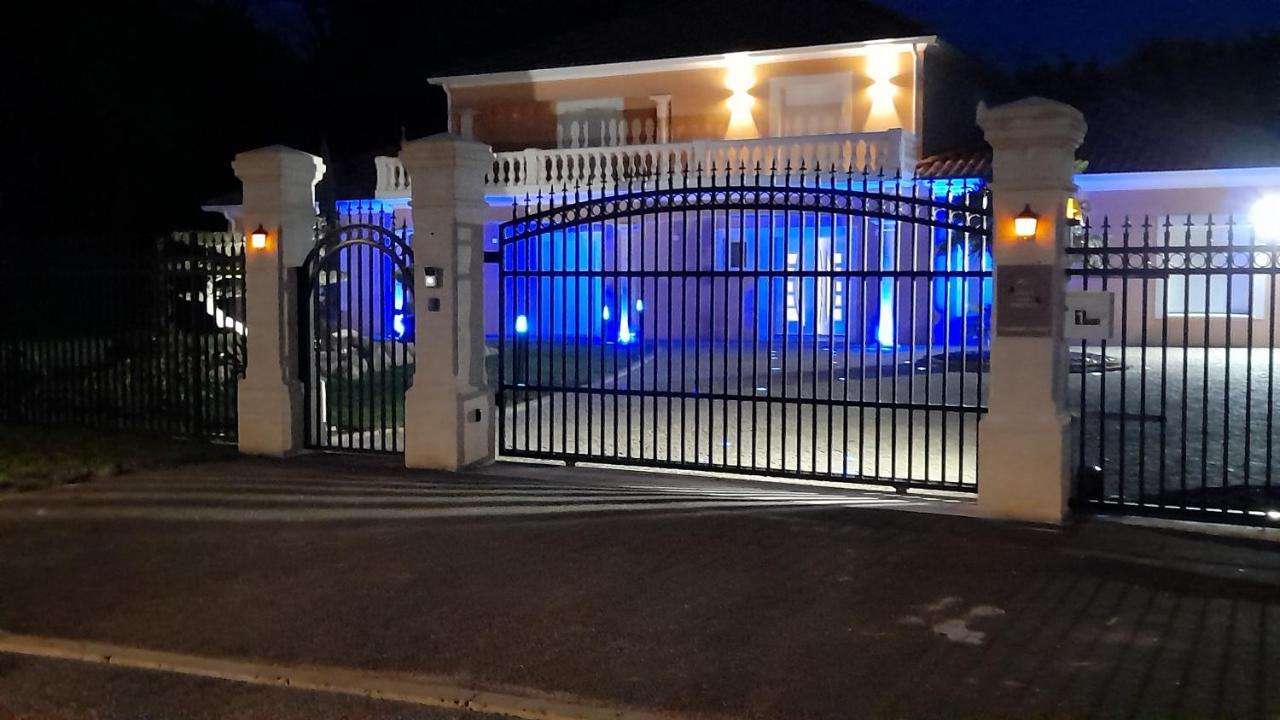 Villa Des Chenes-Adult Only Saint-Doulchard Luaran gambar