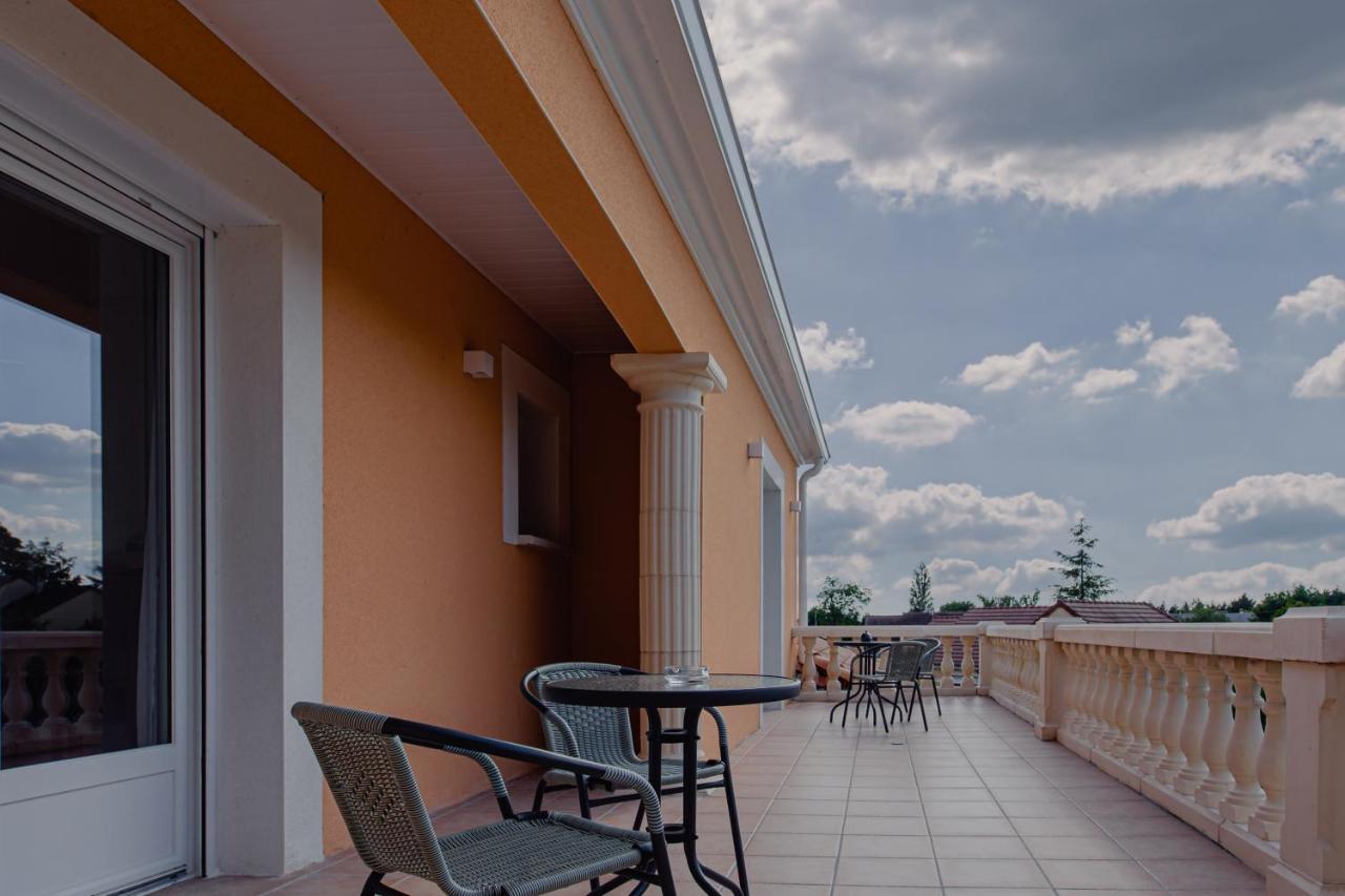 Villa Des Chenes-Adult Only Saint-Doulchard Luaran gambar